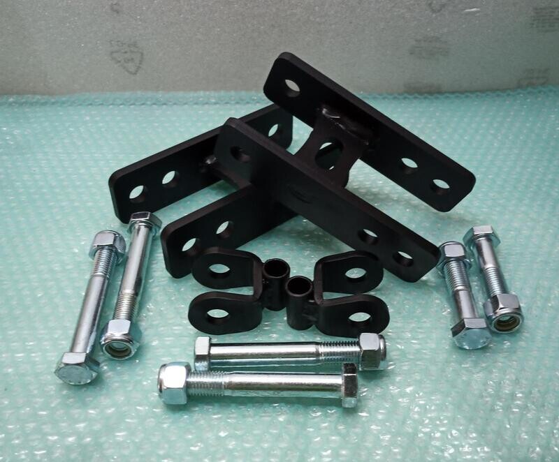LIFT KIT - KIT RIALZO +4 NISSAN NAVARA D21- D22 - KING CAB dal 1986 al 1997