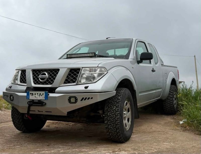 PARAURTI ANTERIORE USO GRAVOSO PER NISSAN NAVARA D40 FINO AL 2015