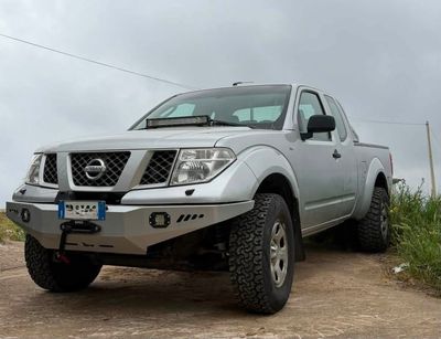 PARAURTI ANTERIORE USO GRAVOSO PER NISSAN NAVARA D40 FINO AL 2015