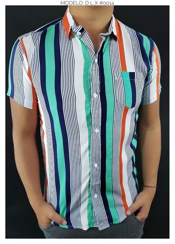 Paquete 20 camisas manga corta estampado en líneas diferentes tallas y colores.
