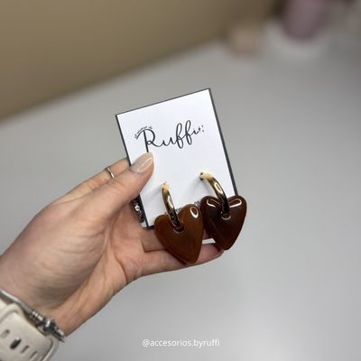 Caravanas corazón doradas