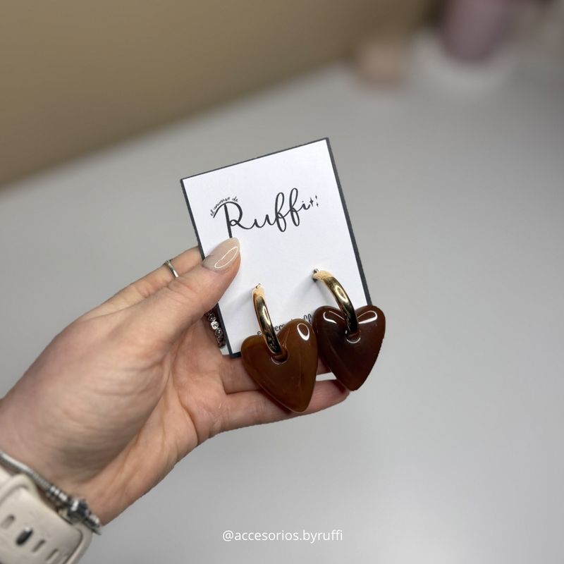 Caravanas corazón doradas