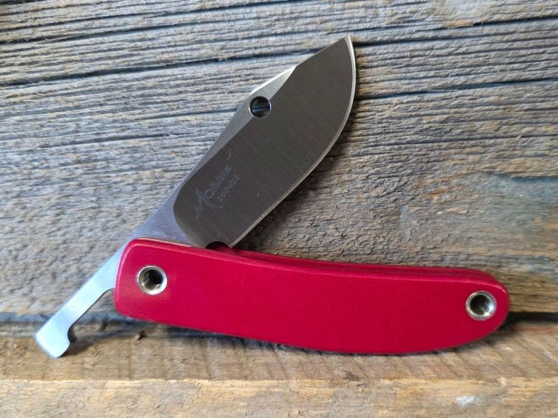 Red micarta