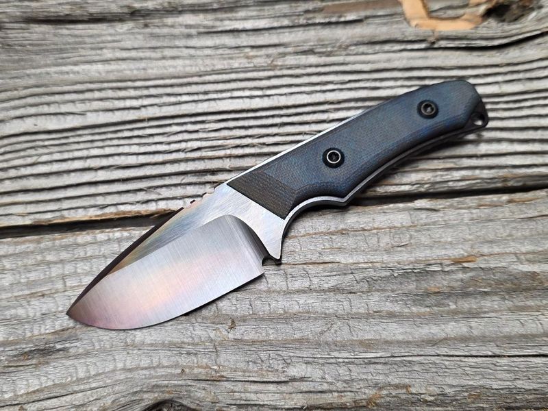 Blue / blackened blade