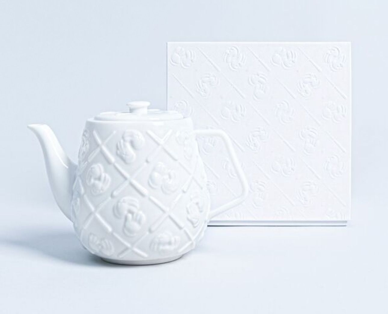 Kaws - Teapot (White)