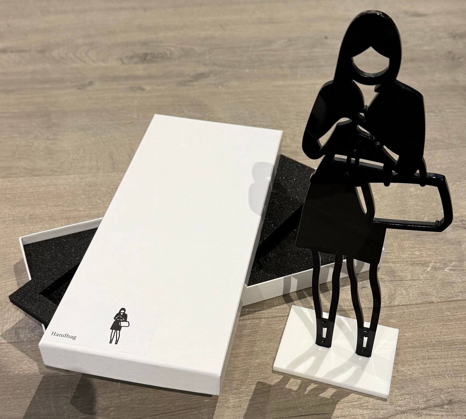 Julian Opie - Statuette (Handbag)
