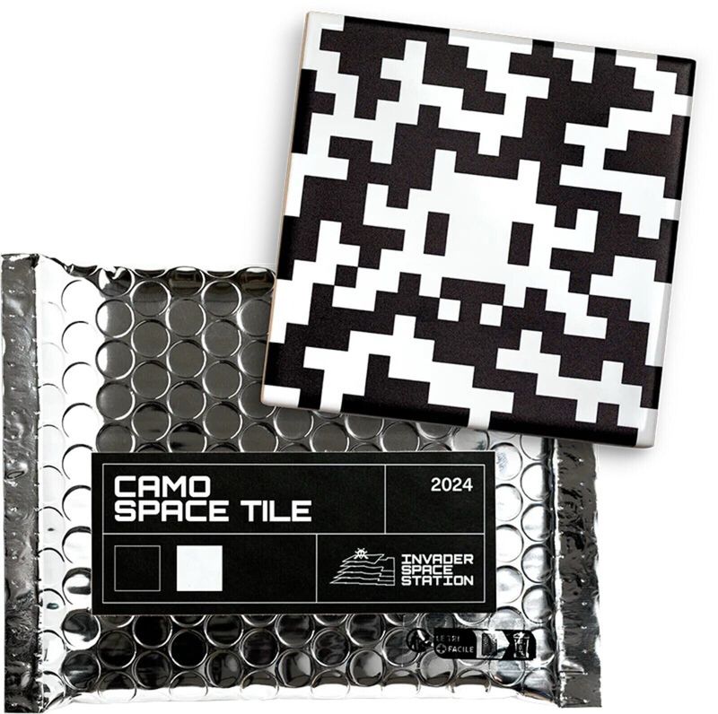 Invader - Camo Space Tile (Black &amp; White)