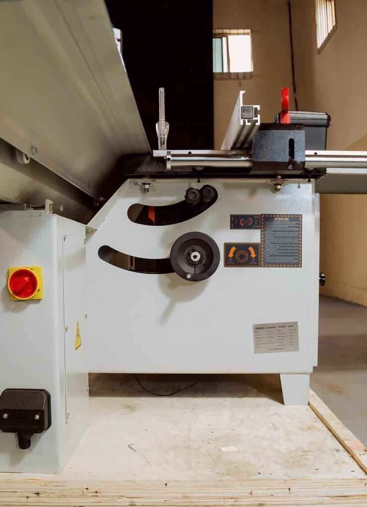 WOODMETAL Sliding Table Saw WS 110 with Hand Wheel (7.5Hp)