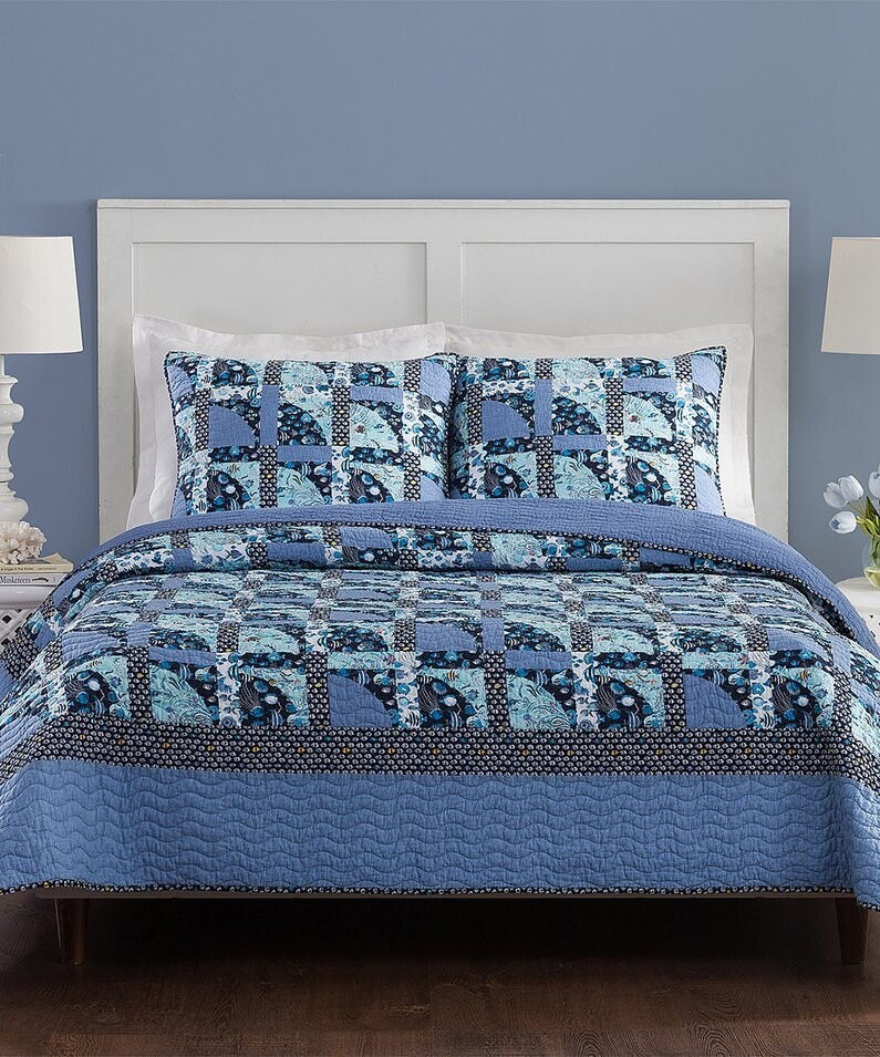 Blue Paisley Fish Rolling Hill Quilt Set