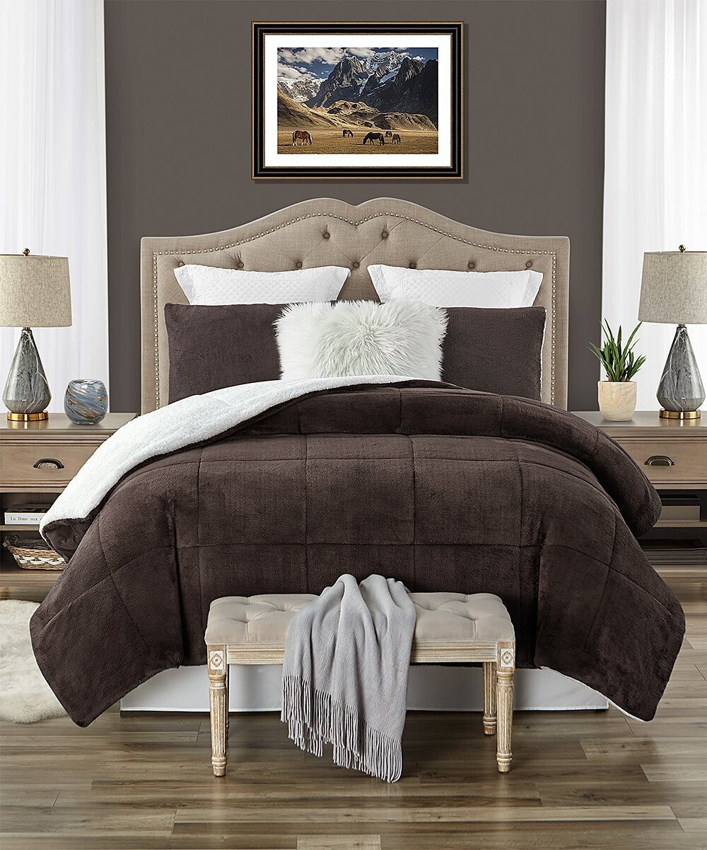 Cathay Home | Chocolate Faux Fur & Sherpa Reversible Comforter Set