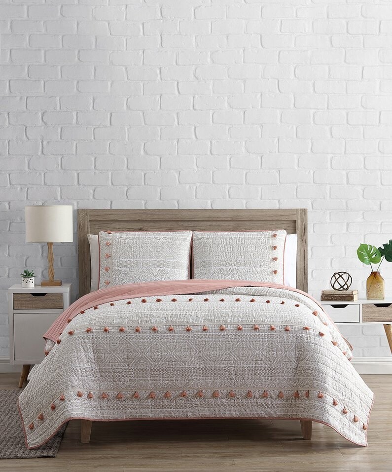 Coral Frente Tassel-Trim Microfiber Quilt Set Coral Frente Tassel-Trim Microfiber Quilt Set
