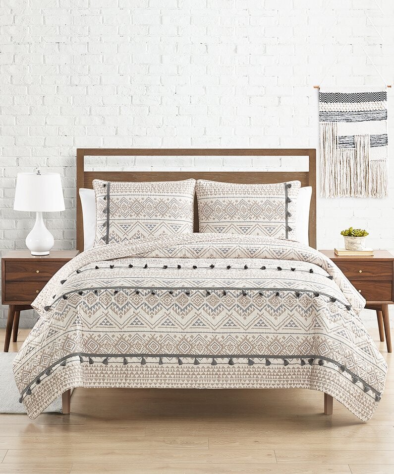 Beige Geometric Nevada Tassel-Trim Microfiber Quilt Set Beige Geometric Nevada Tassel-Trim Microfiber Quilt Set