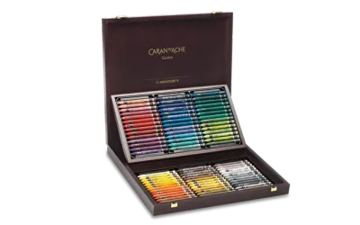 Caran d’Ache NEOCOLOR™ II Aquarelle – 84-Colour Wooden Gift Box (Special Edition) Caran d’Ache Neocolor II Aquarelle 84-colour wooden gift box featuring complete pastel collection in a premium wooden case