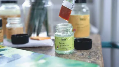Eco friendly brush cleaner for acrylic varnish brushes