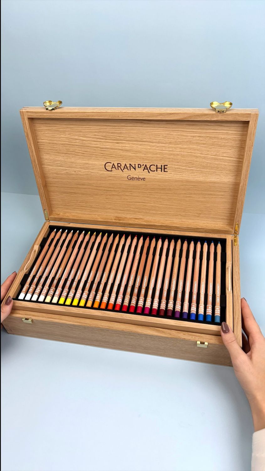 Caran d'Ache Luminance 6901 Wooden Box – 100 Colours