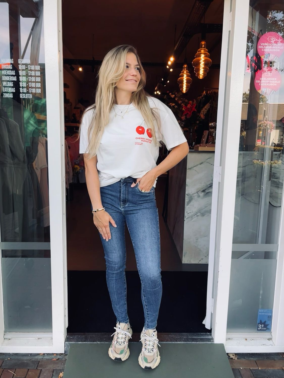 T-SHIRT CHERRY | WIT / ROOD