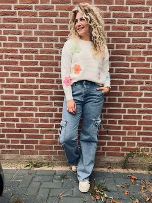 BLOEMEN TRUI | WIT