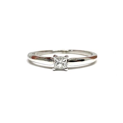 Small 0.21 ct Princess Cut Diamond Engagement Ring