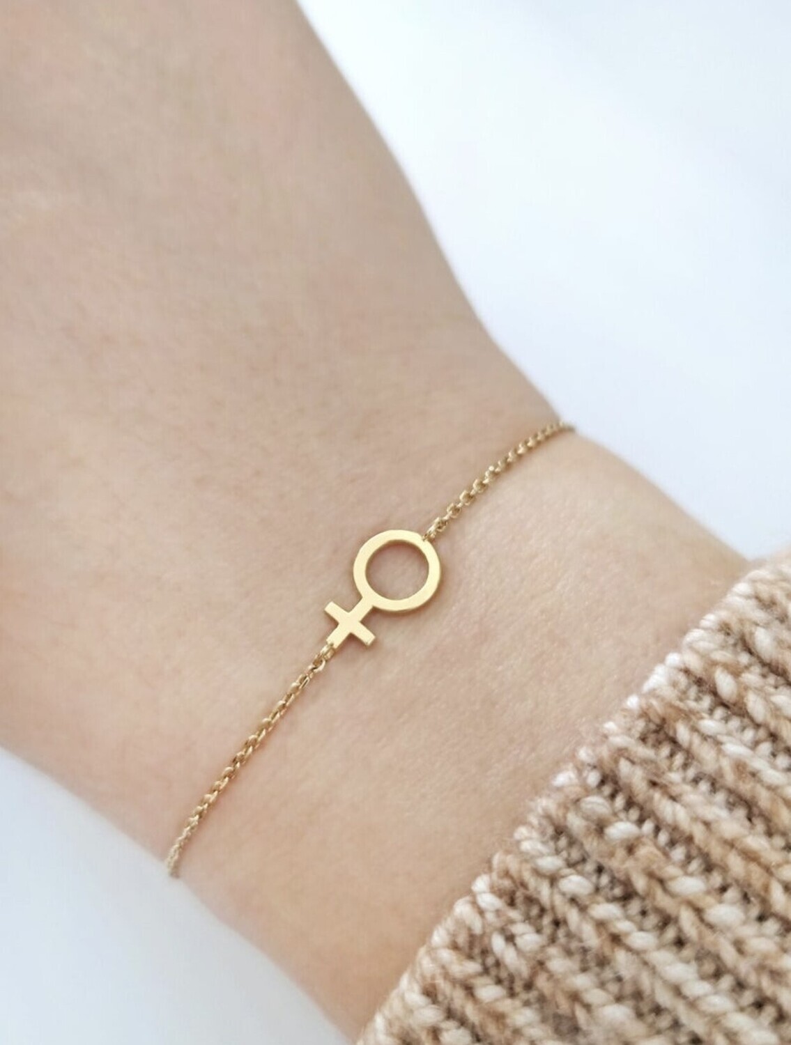 Female Symbol Bracelet