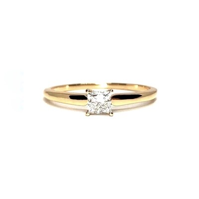 Princess Cut 0.3 ct Diamond Engagement Ring
