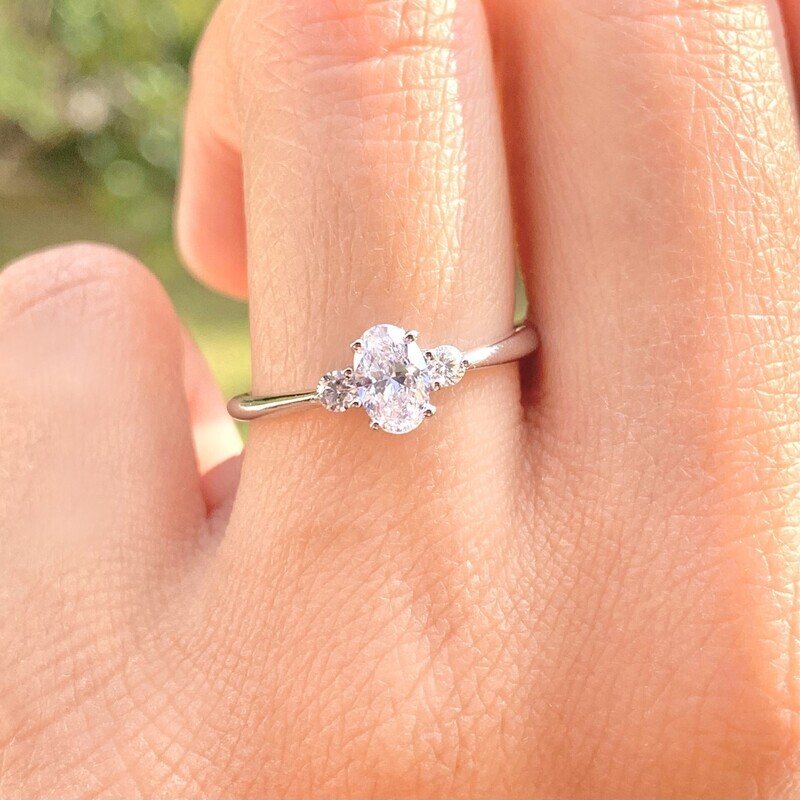Oval 0.5 ct Diamond Ring