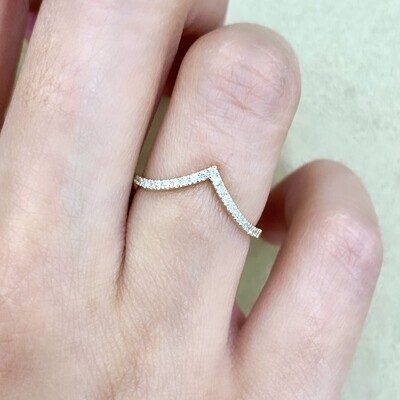 1.5 mm V-Shape Half Eternity Diamond Ring