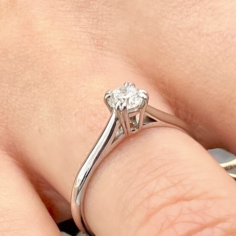 Eight Prongs 0.3 ct Diamond Ring