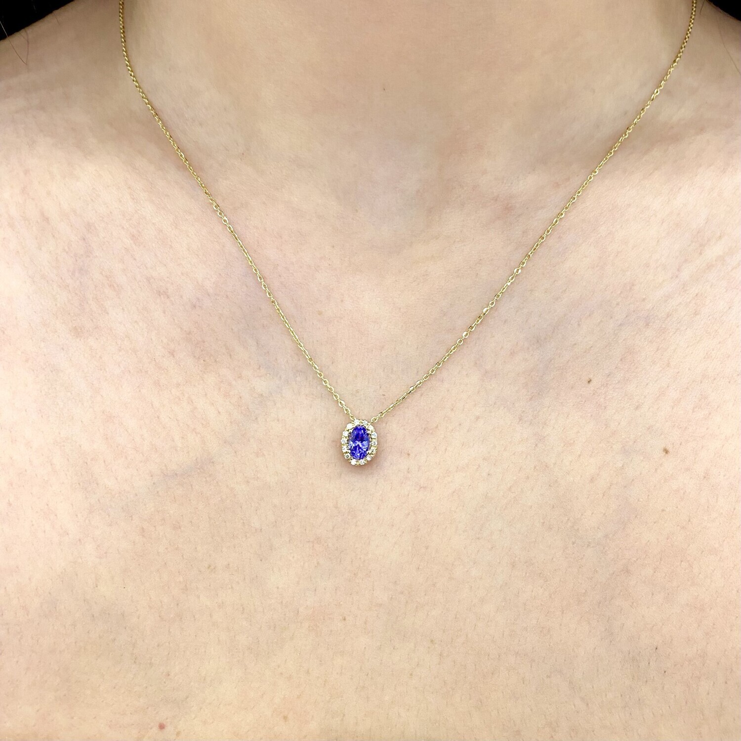 Oval 0.5 ct Tanzanite, Diamond Necklace