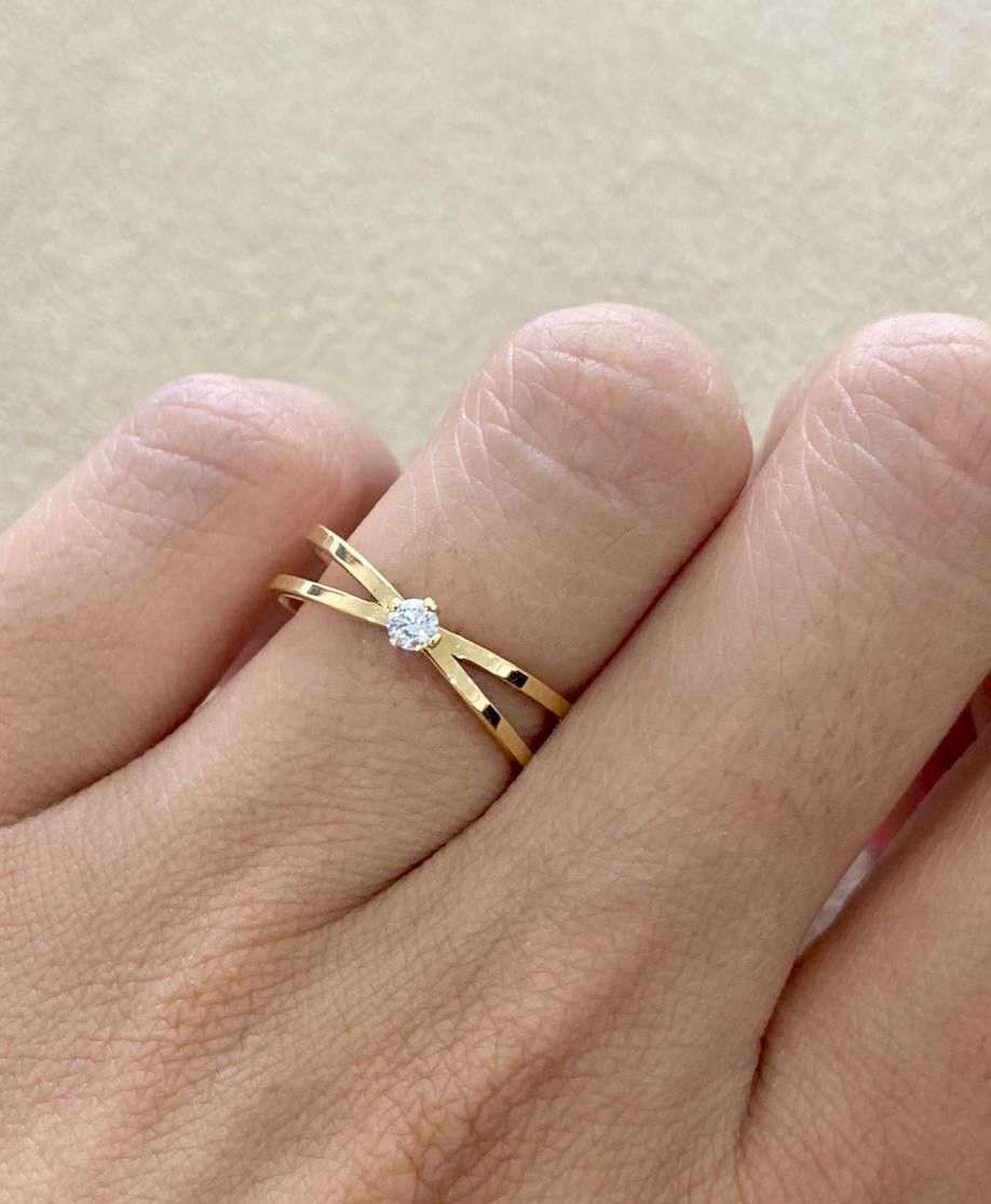 X-Shaped Diamonds Ring
