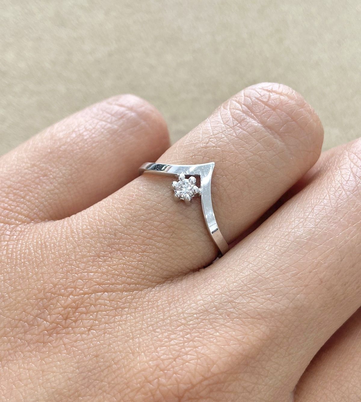 V-Shaped Diamond Ring