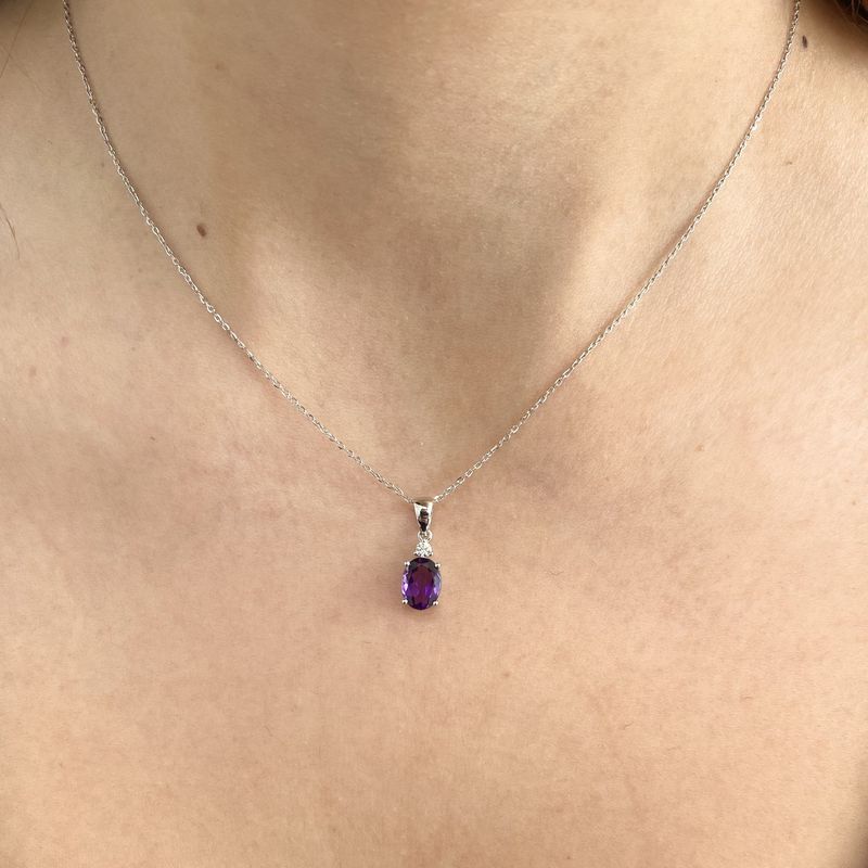 Oval Shaped 1.5 ct Amethyst, Diamond Necklace