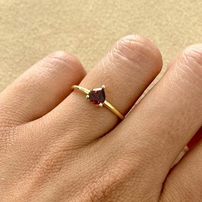Three Prongs 0.5 ct Red Garnet Ring