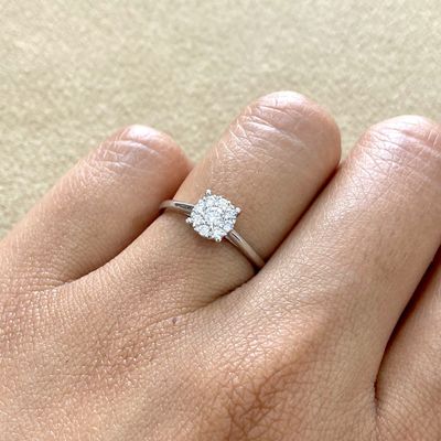 Round 0.1 ct Halo Style, Diamond Engagement Ring