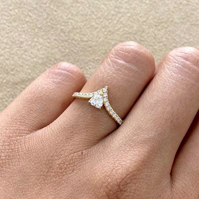 V-Shaped 0.3 ct Diamond Engagement Ring
