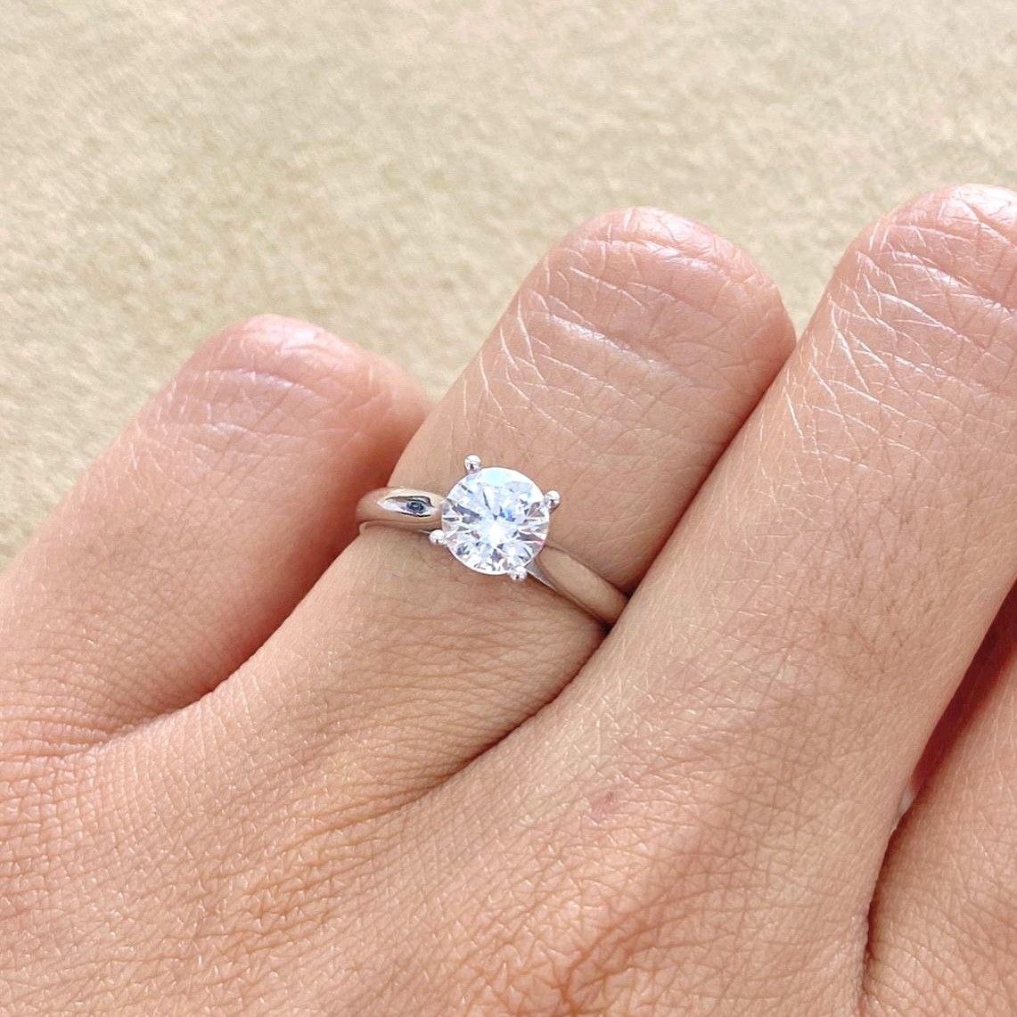 GIA Certified, Round 0.8 ct Four Prongs, Diamond Engagement Ring