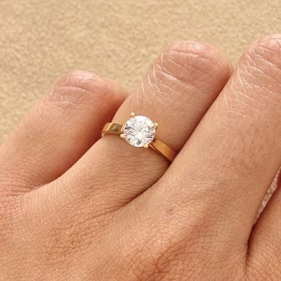 GIA Certified, Round 0.9 ct Four Prongs, Flat Band, Diamond Engagement Ring
