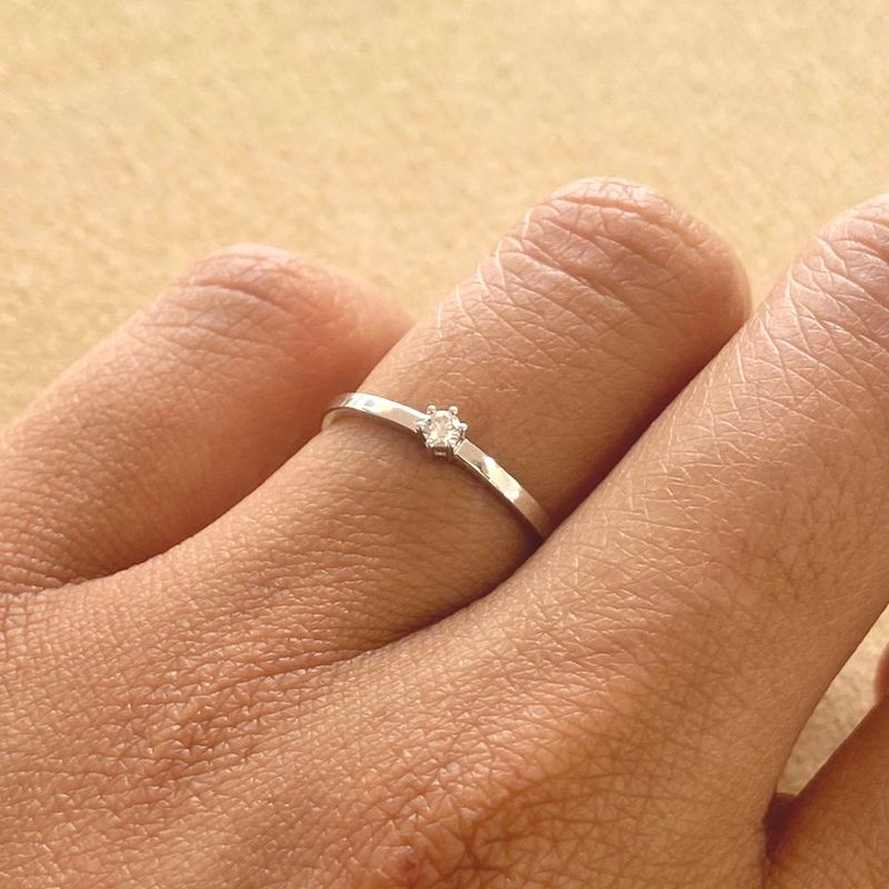 Small Six Prongs Diamond Ring