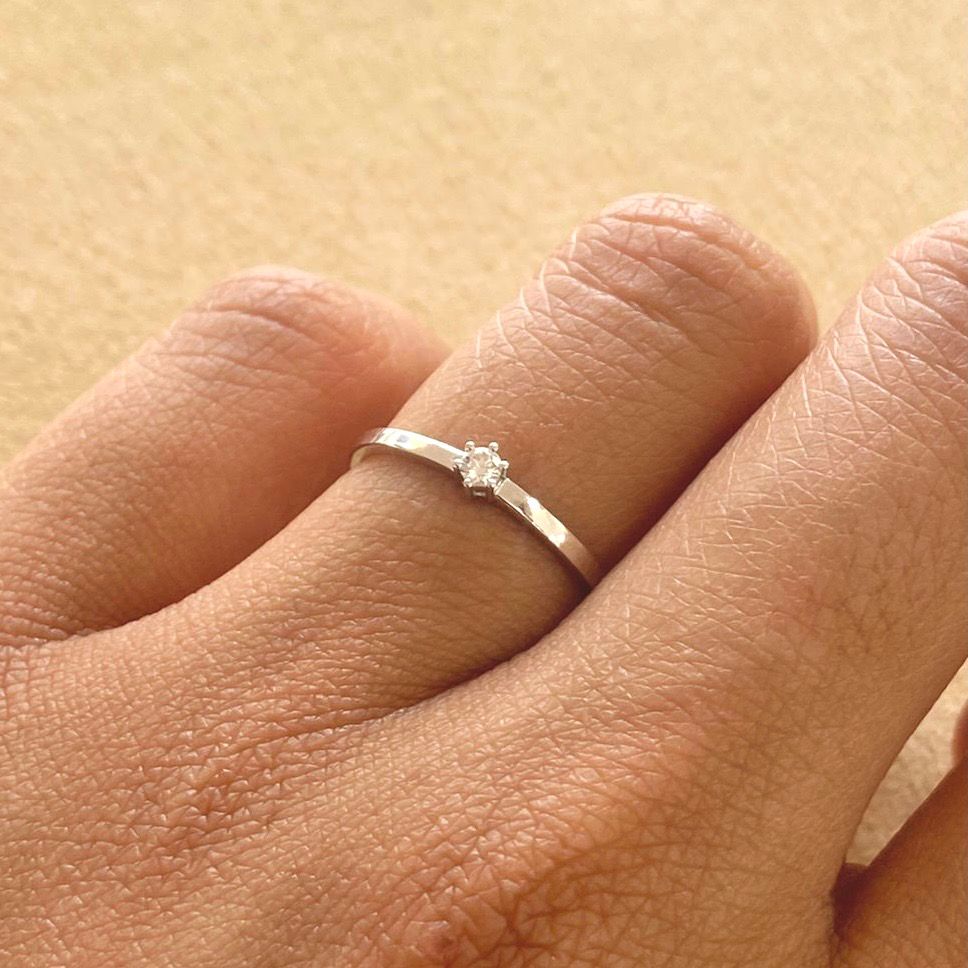 Small Six Prongs Diamond Ring