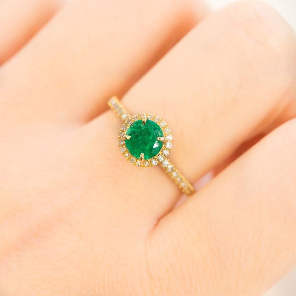 Halo style 0.5 Ct Round Emerald, Diamond Ring