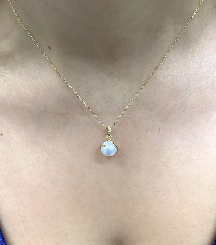 Spiral Pearl Diamond Necklace