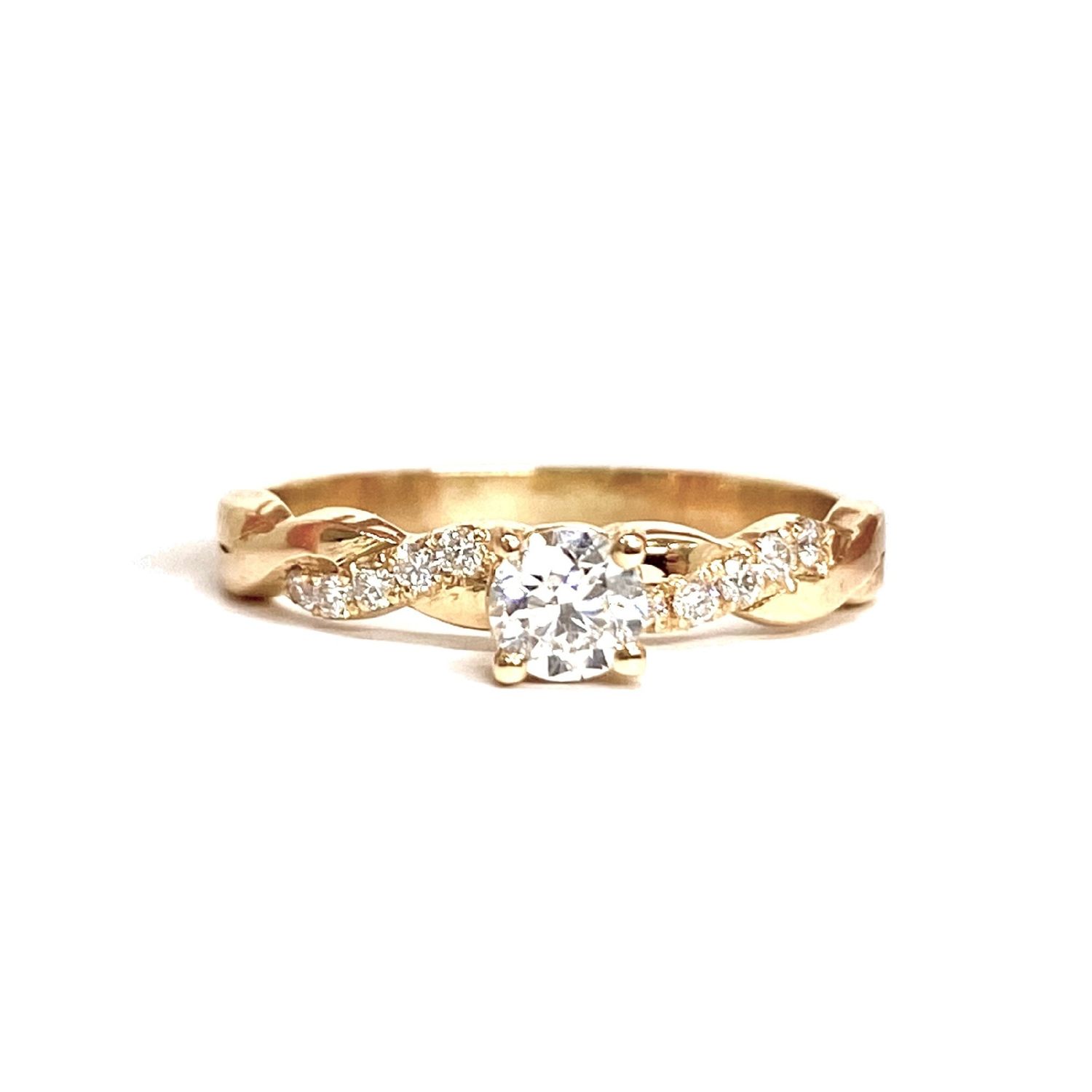 GIA Certified 0.3 ct Twisted Diamond Engagement Ring