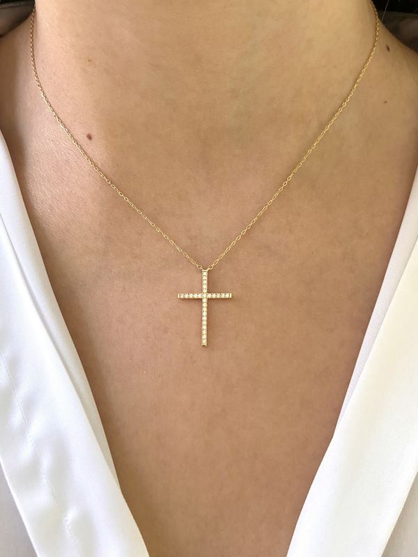 2 cm Cross Shaped Diamond Necklace