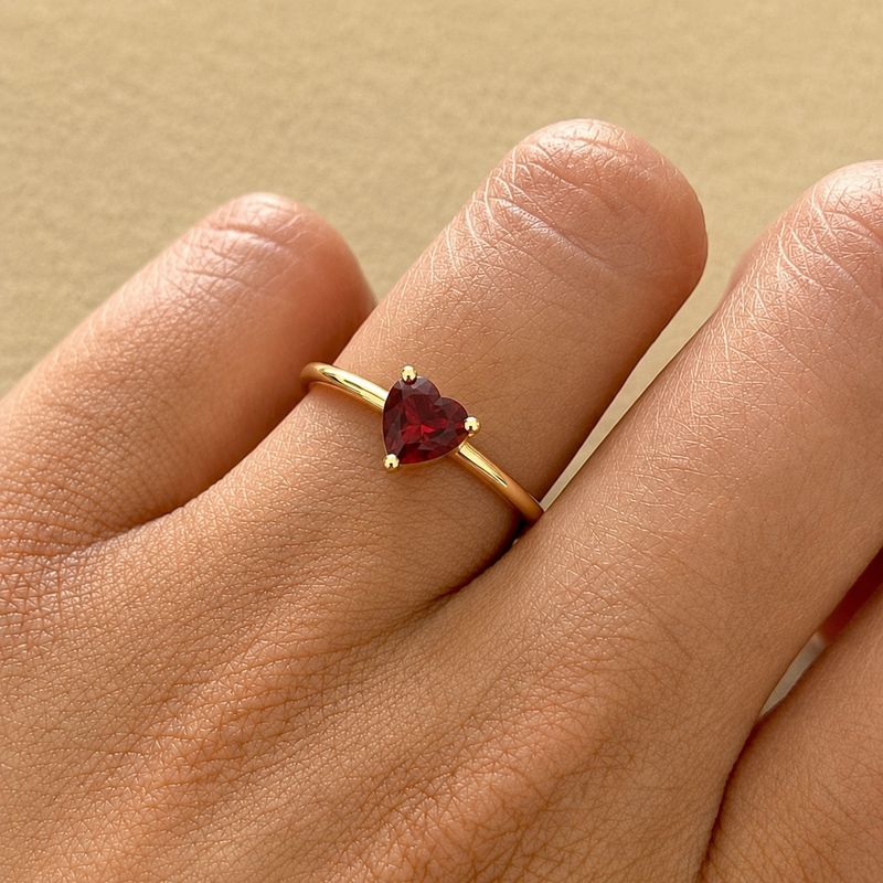 Three Prongs 1 ct Red Garnet Ring