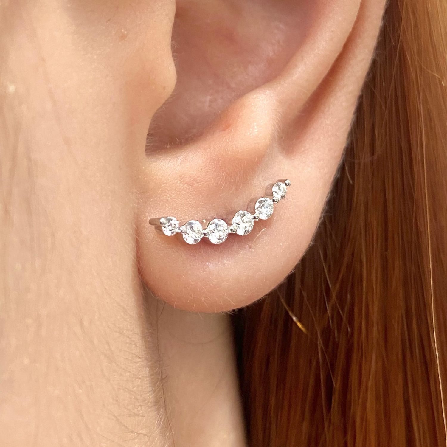 Curved, Gradual Diamond Necklace