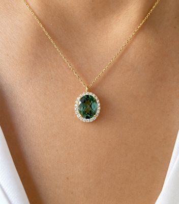 Oval Shaped 3 ct Green Quartz, Diamond Necklace