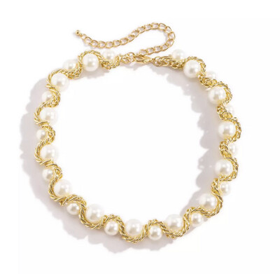 Twisted Pearl Choker