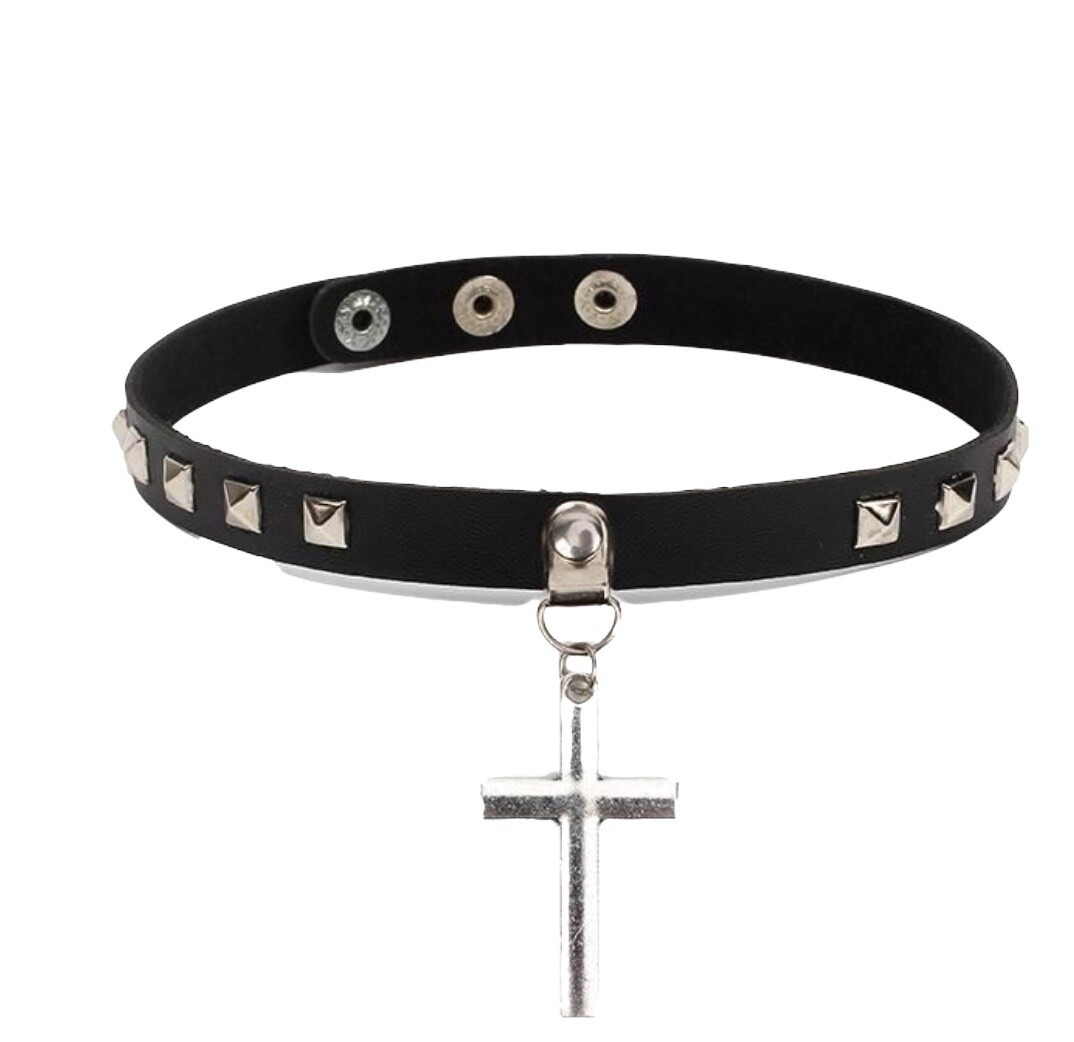 Cross Choker