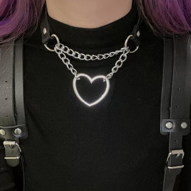 Heart necklace choker