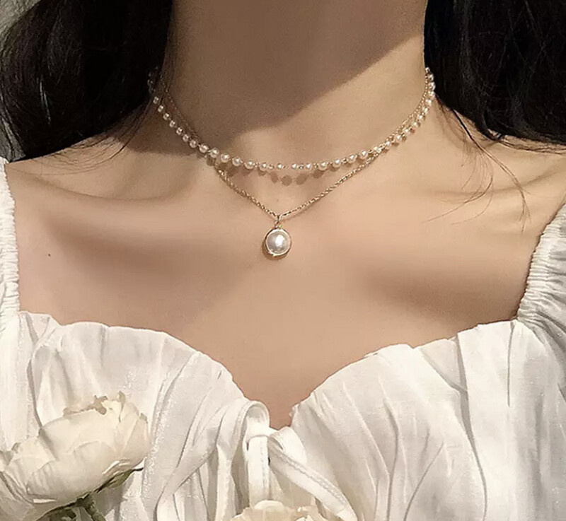 Dainty Pearl Necklace Gold