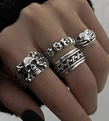 Skull Ring Set
